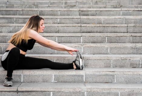 Rodrigo Arteaga, médico, avisa: «Fortalecer este músculo protege las rodillas y combate el dolor de espalda»