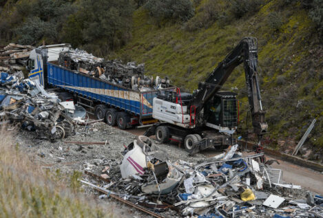 Retiran de las vías los últimos restos del Alvia al cumplirse una semana del siniestro en Adamuz