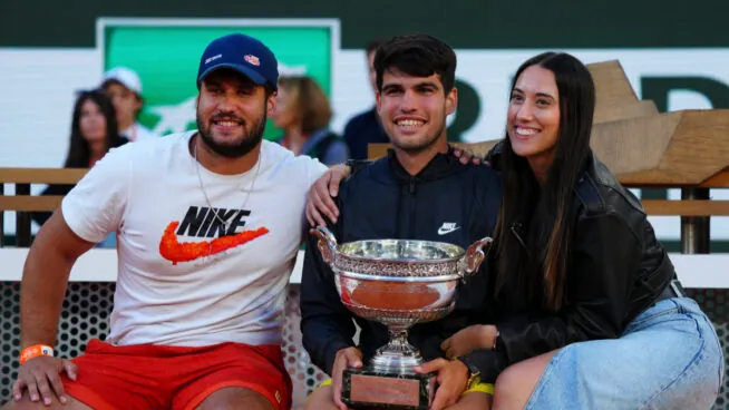 Álvaro, el hermano veinteañero de Alcaraz que le lleva a la gloria en Australia: «Sabe muchísimo de tenis»