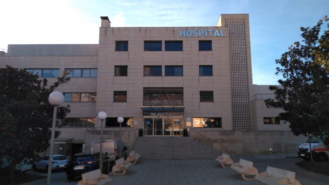 Denuncian a tres hospitales de Cataluña por tener a médicos sin la especialidad homologada