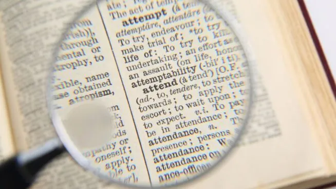 «Hurgar» o «urgar»: cuál es la forma correcta según la RAE