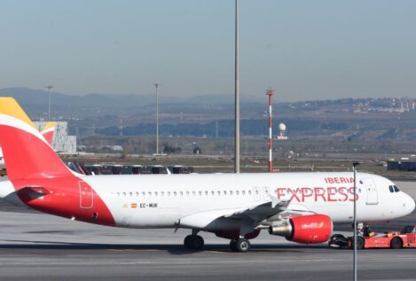 Iberia amplía sus asientos en vuelos a Andalucía y fija un precio máximo de 99 euros