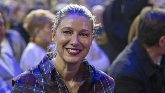 La atípica infancia de Anne Igartiburu en Elorrio: «Mi madre murió salvándole la vida a otros»