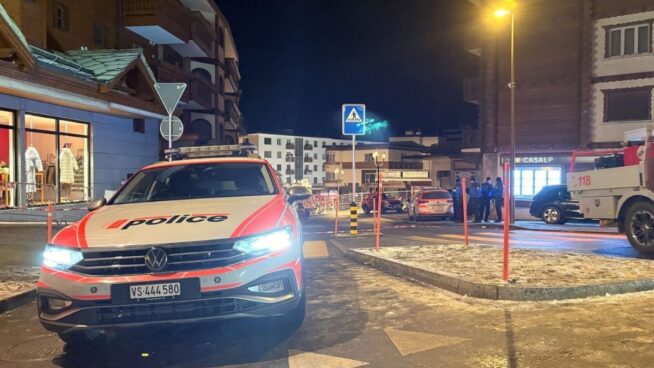 Al menos 40 muertos y un centenar de heridos tras un incendio en un restaurante en Suiza