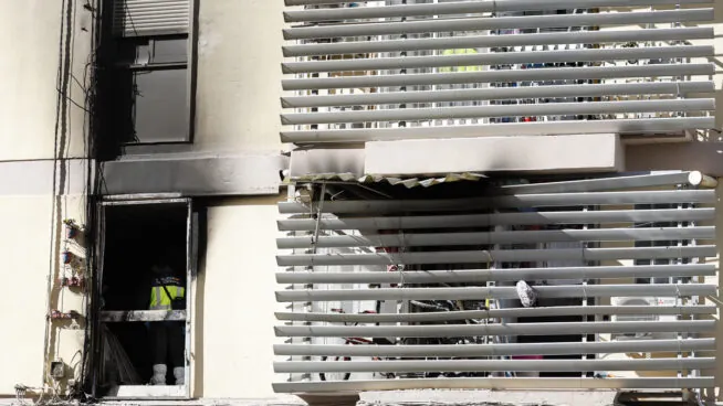 Un muerto y varios heridos en un incendio en una vivienda en Valencia