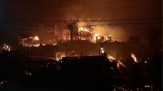 Ascienden a 19 los muertos y 25.000 hectáreas devastadas por los incendios en Chile