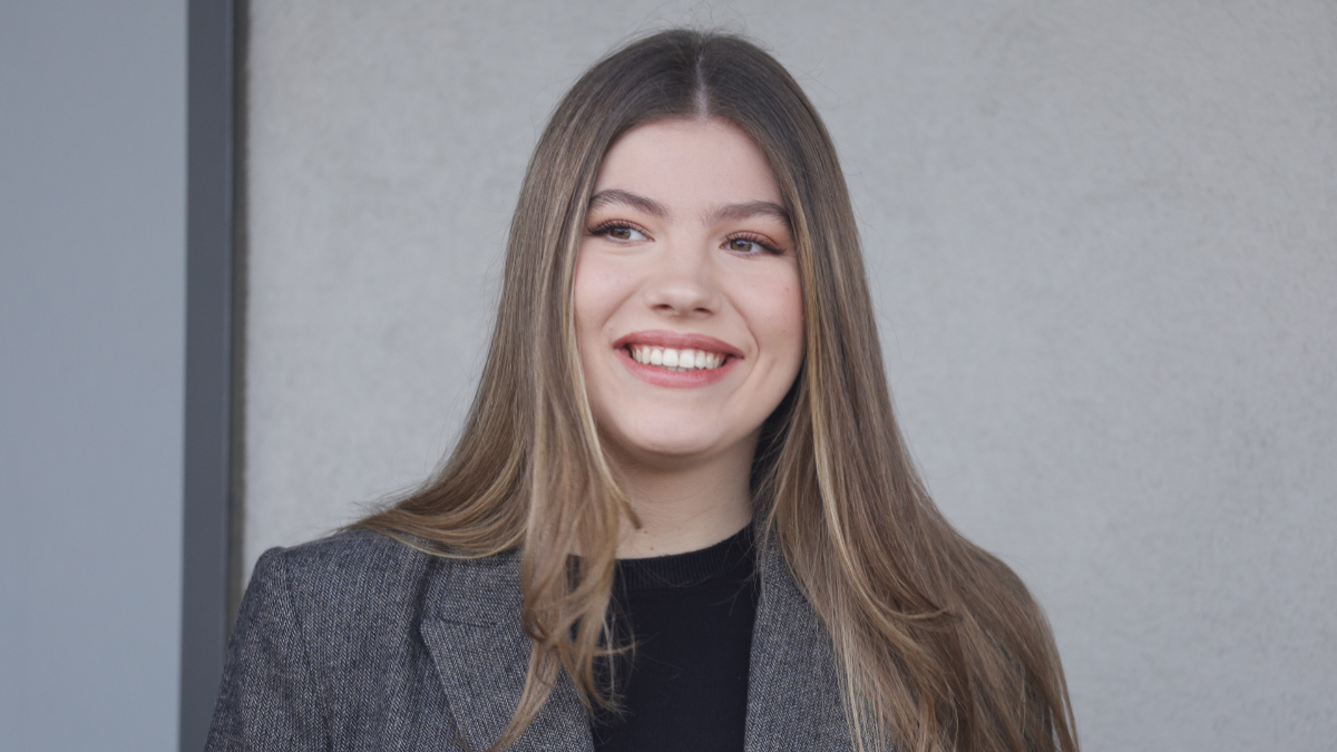 La infanta Sofía, fiel a su esencia: lleva el estilo ‘office’ a otro nivel en su primer acto de 2026