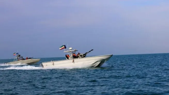 Irán incauta un buque extranjero al que acusa de trasladar combustible de contrabando