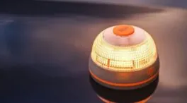 Israel Díaz, experto en ciberseguridad, alerta sobre las balizas V16 de la DGT: «Ahora todo el mundo conocerá tu ubicación»