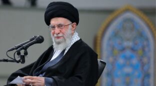 Así te hemos contado el ataque de EEUU e Israel contra Irán y la muerte de Jamenei