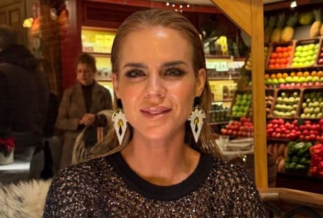 El jersey de Amelia Bono que puedes conseguir en Primark por menos de 30 euros, perfecto para los días de lluvia