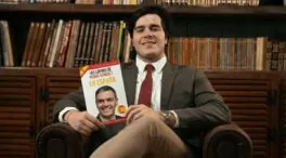 El autor del libro en blanco sobre Sánchez: «Mi mayor satisfacción es hacer pasta gracias a él»