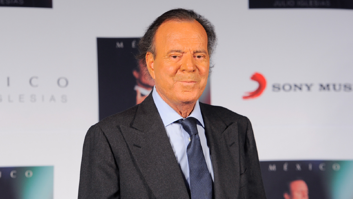 Julio Iglesias y el artículo patético de Martín Bianchi