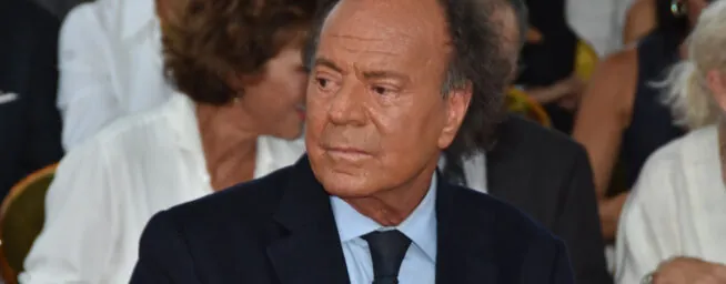 El nuevo frente de Julio Iglesias: salen a la luz tres denuncias por despido improcedente