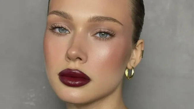 Adiós a lo natural: la maquilladora Sandra Valero nos explica cómo conseguir los labios oscuros que son tendencia