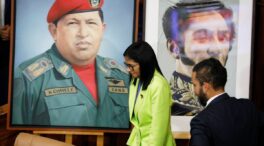Trump da su apoyo al chavismo en jaque y apuntala a Delcy Rodríguez