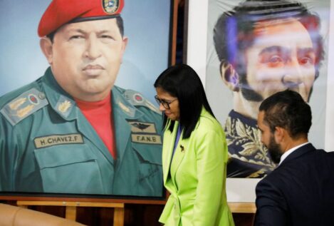 Trump da su apoyo al chavismo en jaque y apuntala a Delcy Rodríguez