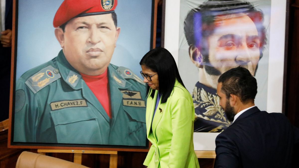 Trump da su apoyo al chavismo en jaque y apuntala a Delcy Rodríguez