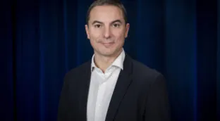 Juan Lobato: «El PSOE no debe llamar fachas a los votantes de Vox, tiene que entenderlos»