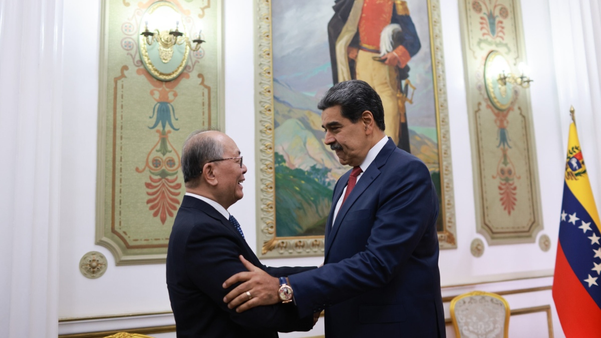 Maduro recibe a un enviado especial de China en medio de las tensiones con EEUU