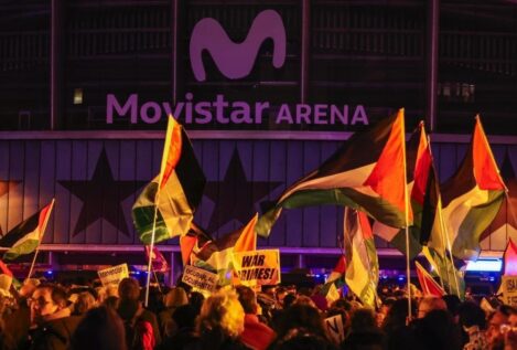 Manifestantes exigen expulsar al Maccabi de la Euroliga antes de su partido en Madrid