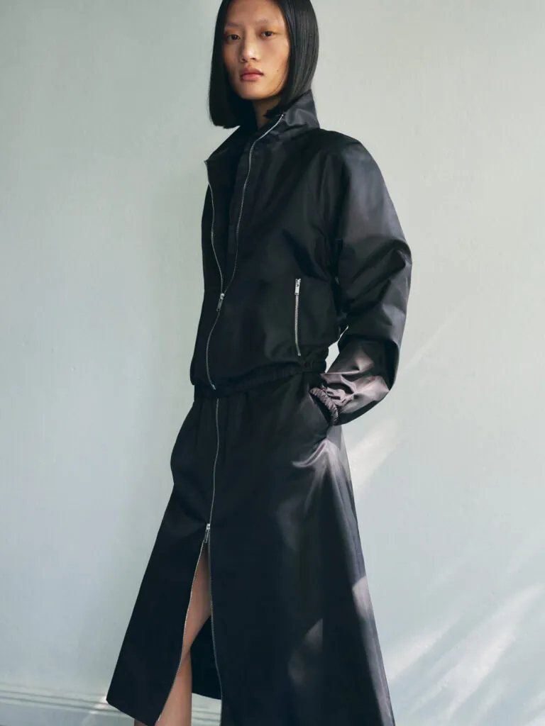 Propuesta de estilo futurista de la firma Arket