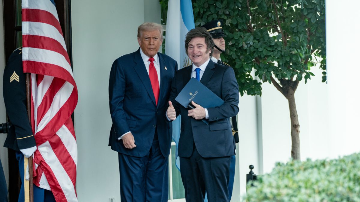 Milei apoya el control de EEUU del petróleo de Venezuela: «Corta el suministro a comunistas»