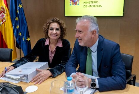 Montero traslada a las autonomías que adherirse a la nueva financiación será voluntario