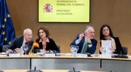 Montero se queda sola con Illa en un modelo de financiación que favorece a Cataluña