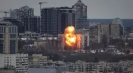 Al menos cuatro muertos y una veintena de heridos en un ataque ruso sobre Kiev