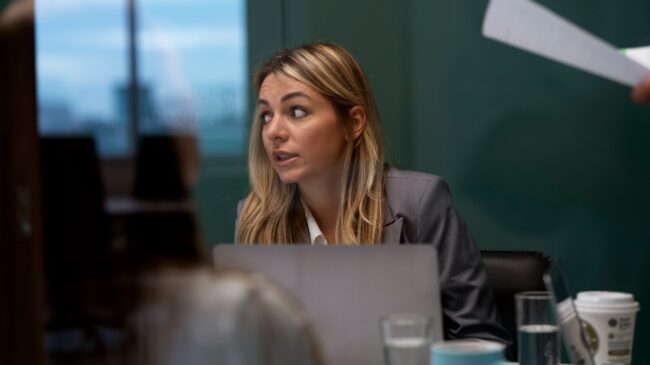 ¿Por qué a las mujeres les cuesta más negociar el sueldo? Lo que dicen los datos y expertos