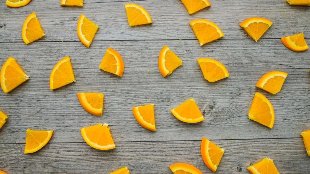 naranja-cortada-vitamina-c-alimento