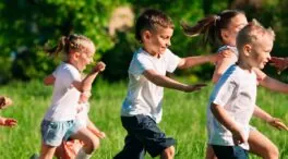 Dormir, moverse y comer bien: las claves científicas de una infancia con calidad de vida