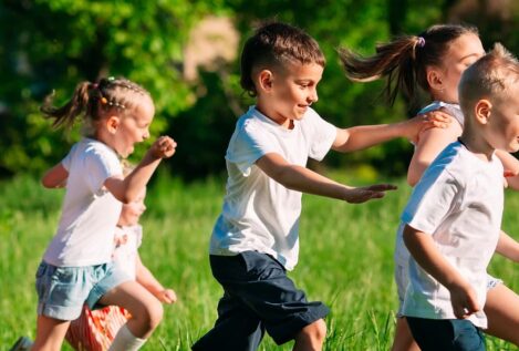 Dormir, moverse y comer bien: las claves científicas de una infancia con calidad de vida