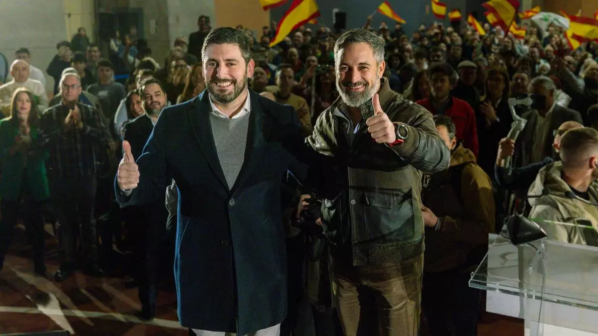 Abascal avisa a Azcón en su primer acto en Aragón: «Le pasará lo mismo que a Guardiola»