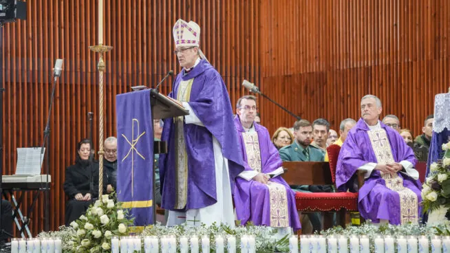 Adamuz despide a las víctimas de la tragedia ferroviaria con una emotiva misa funeral