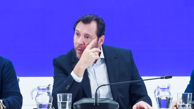 Óscar Puente y los presidentes de ADIF y Renfe comparecerán en el Congreso