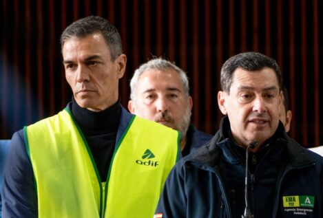 Moreno reivindica ante Sánchez la cooperación institucional: «Juntos llegamos más lejos»