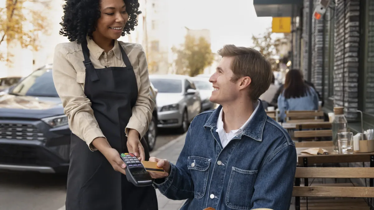 Uno con ochenta, por favor, Saúl