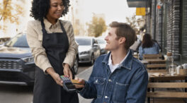 Uno con ochenta, por favor, Saúl