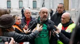 Expulsan del Congreso a una activista de la PAH por gritar «no tenéis vergüenza» al PP
