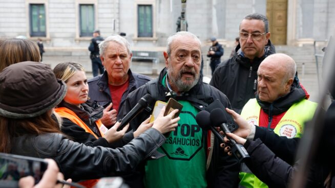 Expulsan del Congreso a una activista de la PAH por gritar «no tenéis vergüenza» al PP