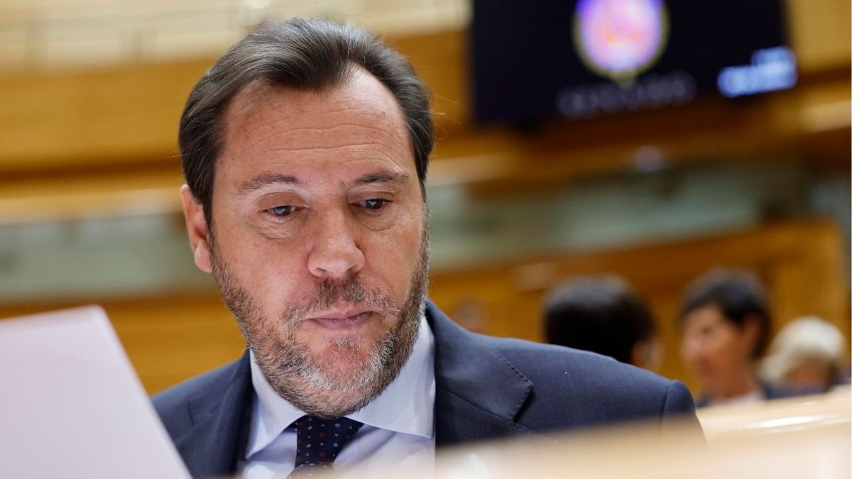 El PP recibe a Óscar Puente en el Senado con gritos de «dimisión»
