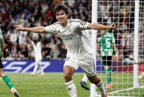 Gonzalo se doctora con un hat-trick para liderar la 'manita' ante el Real Betis