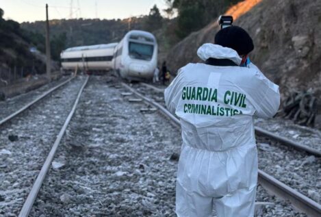Renfe avisa de que el corte de las vías en Adamuz (Córdoba) se alargará «varios días»