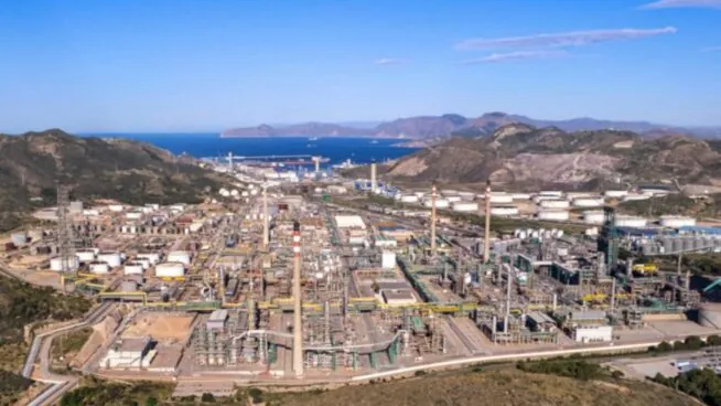 Murcia activa Plan de Emergencia Exterior por un incendio en las instalaciones de Repsol