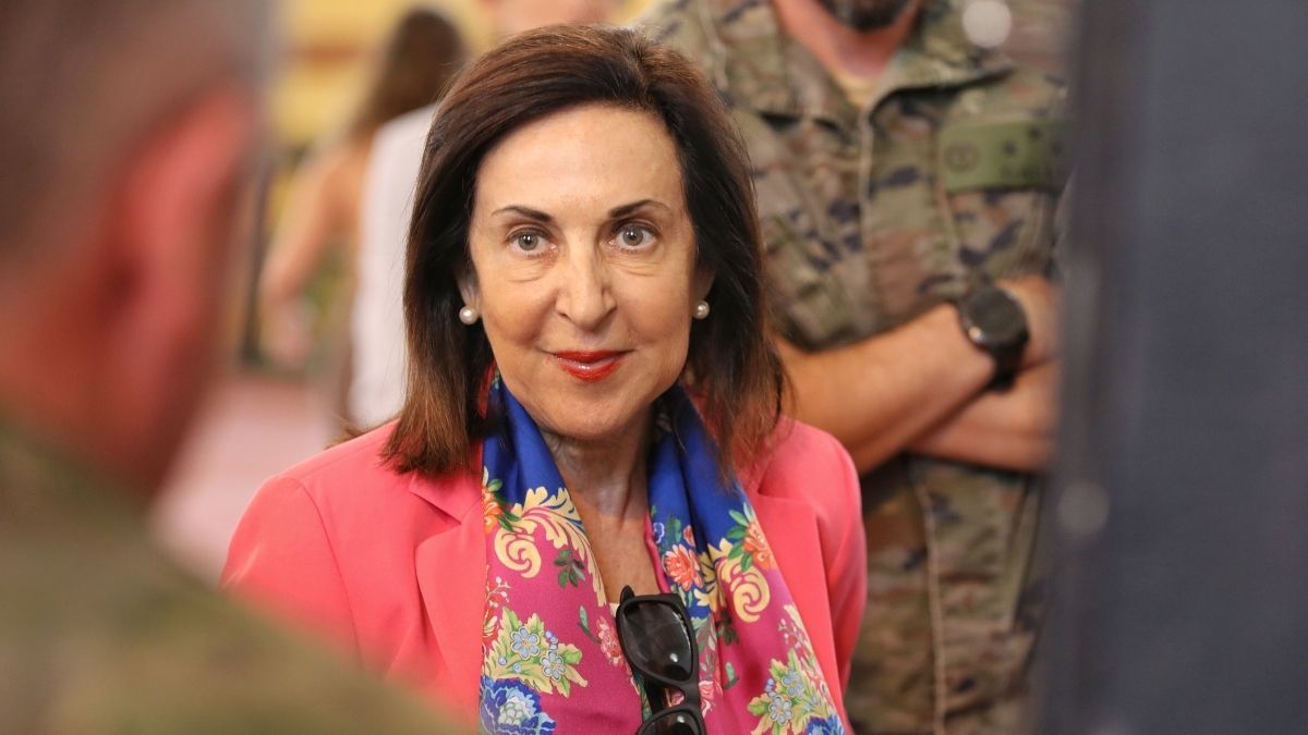 Robles no descarta que España participe en una misión de vigilancia en Groenlandia