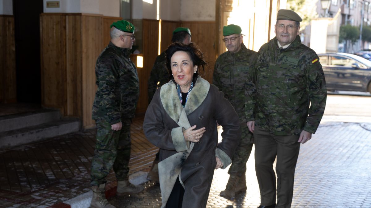 Robles dice a Trump que actuar en Groenlandia sería «inaceptable» y pide «firmeza» a la UE