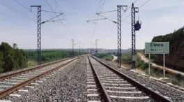 ADIF revela otra rotura en la línea Madrid-Sevilla cerca de Córdoba y limita la velocidad en la vía
