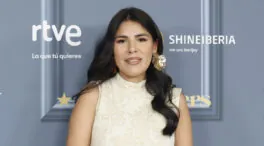 El acogedor salón de Isa Pantoja en su casa de Cádiz: un rincón cálido y el sofá de sus sueños